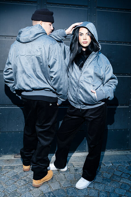 Soeben eingelagert: NEW ERA Kleidung - Holiday 25