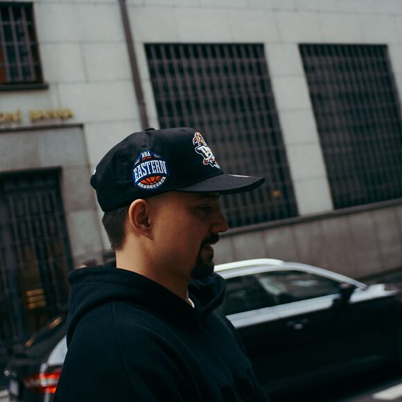 Kappe Mitchell & Ness NBA Conference Patch Snapback Hwc Detroit Pistons Schwarz