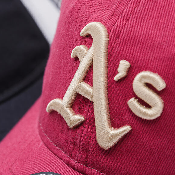 Kappe New Era - MLB Washed Mesh 9TWENTY - Oakland Athletics - Cherry / Stone