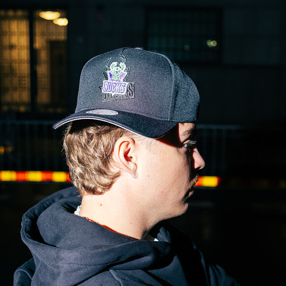 Kappe Mitchell & Ness - NBA Tilted Pro Snapback Hwc - Milwaukee Bucks - Black