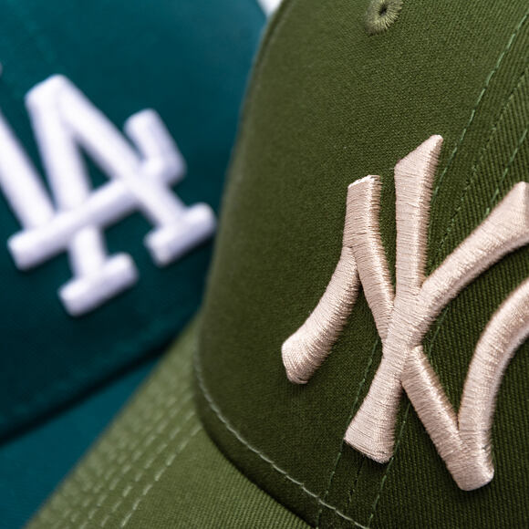 Kappe New Era - MLB Essential 9FORTY - NY Yankees - Rifle Green / Stone