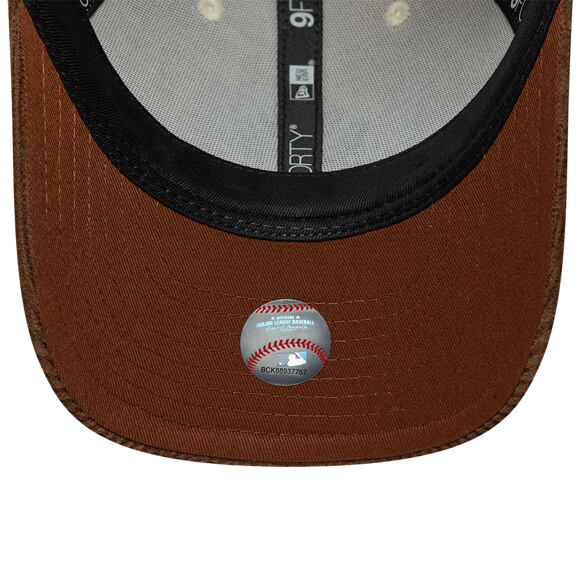 Kappe New Era - MLB Cord 9FORTY M-CROWN - NY Yankees - Cream / Deep Auburn