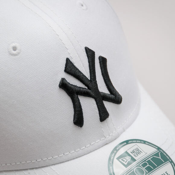 Kappe New Era - MLB Essential 9FORTY - NY Yankees - White / Black