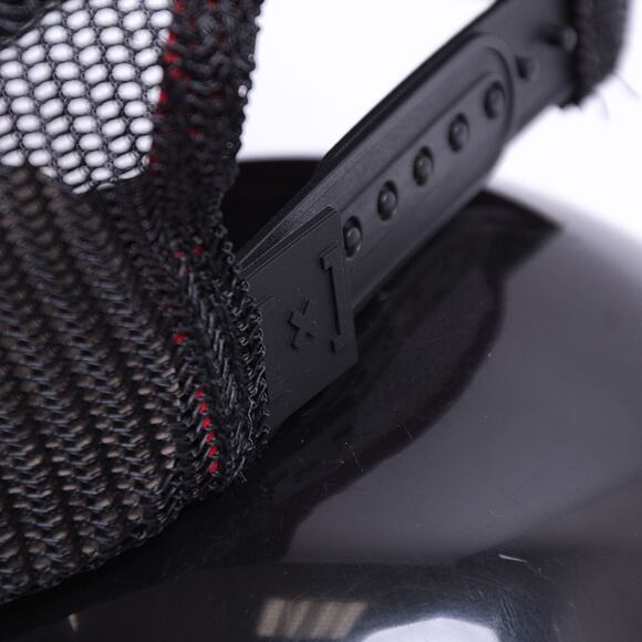 Kappe Capslab - Trucker Looney Tunes - Taz - Black / Red