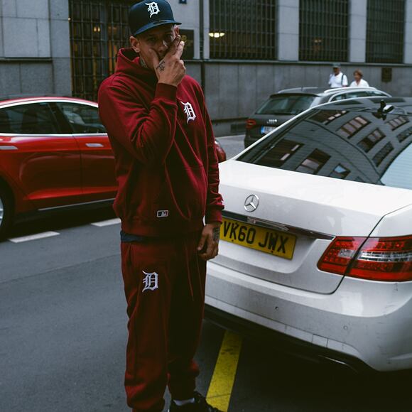 Trainerhose New Era League Essentials Joggers Detroit Tigers Cardinal / Optic White