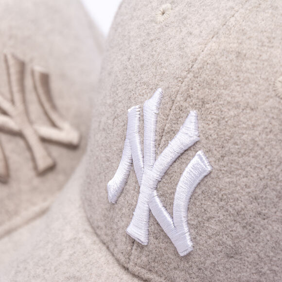 Kappe New Era - MLB Melton Wool 9FORTY - NY Yankees - Stone / White