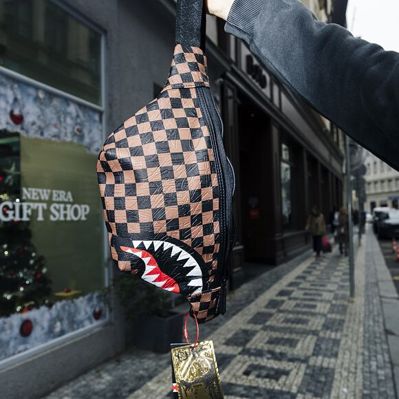 Niere Sprayground Check 2 Emboss Savvy Crossbody