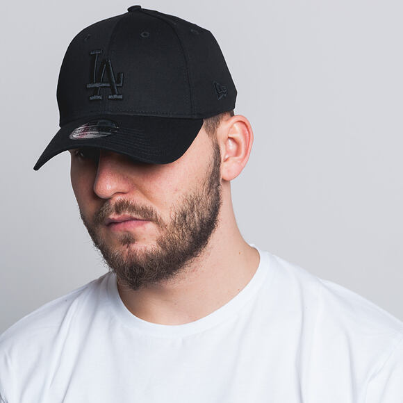 Kappe New Era - MLB Essential 39THIRTY - LA Dodgers - Black