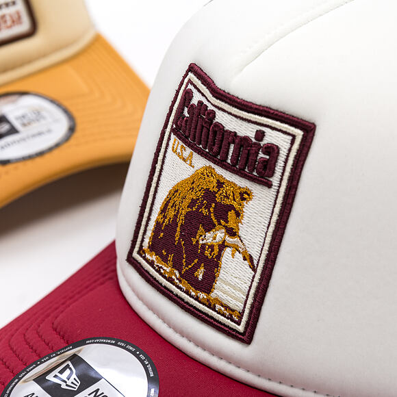 Kappe New Era - Branded Graphic Patch 9FORTY Trucker - White / Cherry