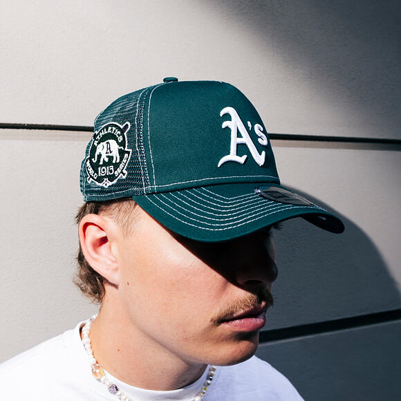 Kappe New Era - MLB Contrast Stitch WS Retro 9FORTY Trucker - Oakland Athletics - Dark Green