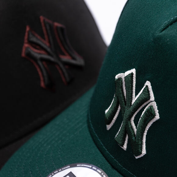 Kappe New Era - MLB Team Outline 9FORTY A-Frame - NY Yankees - Dark Green / Stone
