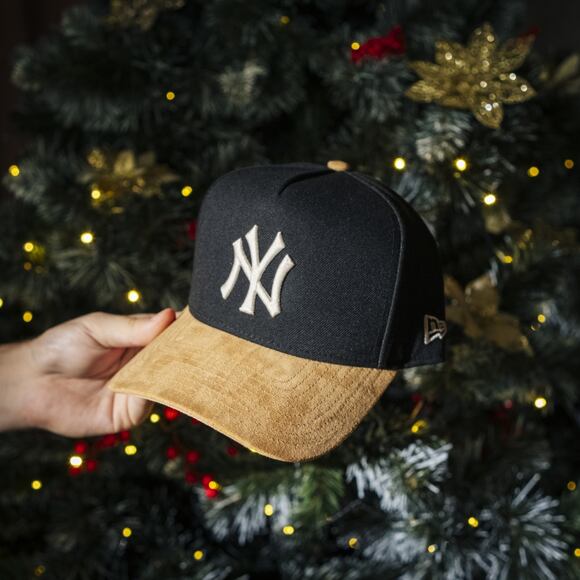 Kappe New Era - MLB Suede Visor 9FORTY A-Frame - NY Yankees - Black / Camel