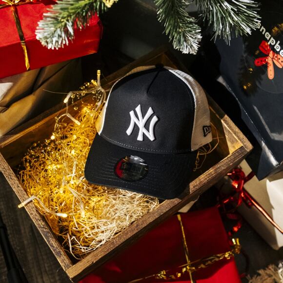 Kappe New Era - MLB Clean 9FORTY Trucker - NY Yankees - Black / White