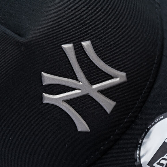Kappe New Era - MLB Metallic 9FORTY A-Frame - NY Yankees - Black