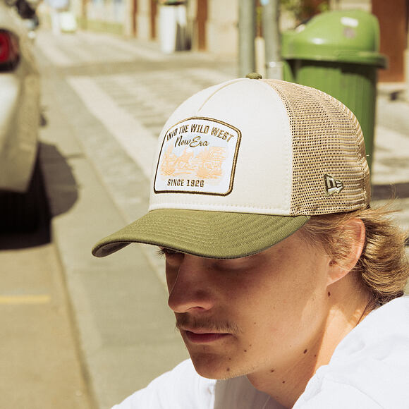 Kappe New Era - Branded Wild West Patch 9FORTY M-CROWN A-Frame Trucker - New Olive / Stone