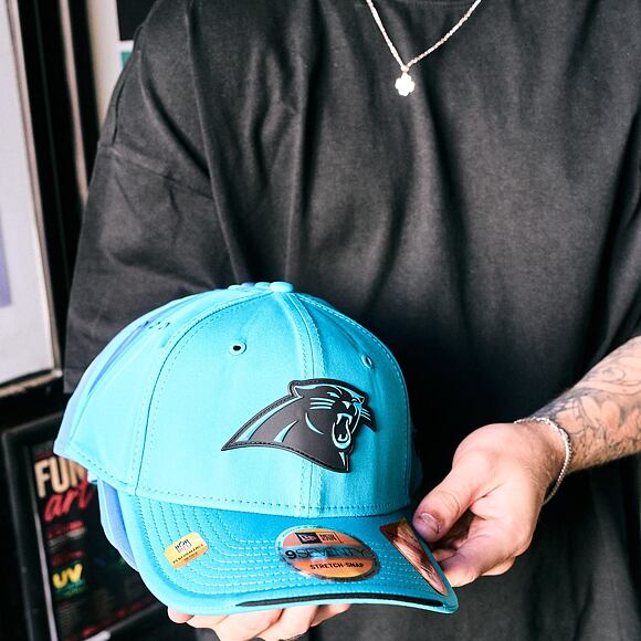 Kappe New Era - NFL 2026 Sideline 9SEVENTY Stretch-Snap - Carolina Panthers - Team Color