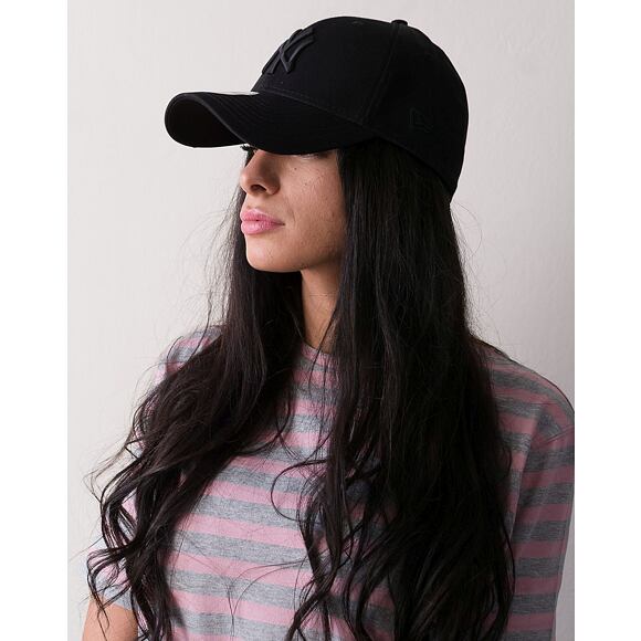 Kappe New Era - MLB Essential 39THIRTY - NY Yankees - Black / Black