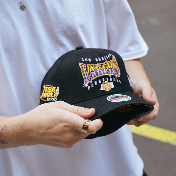 Kappe Mitchell & Ness - NBA Glow Up Classic Red - LA Lakers - Black