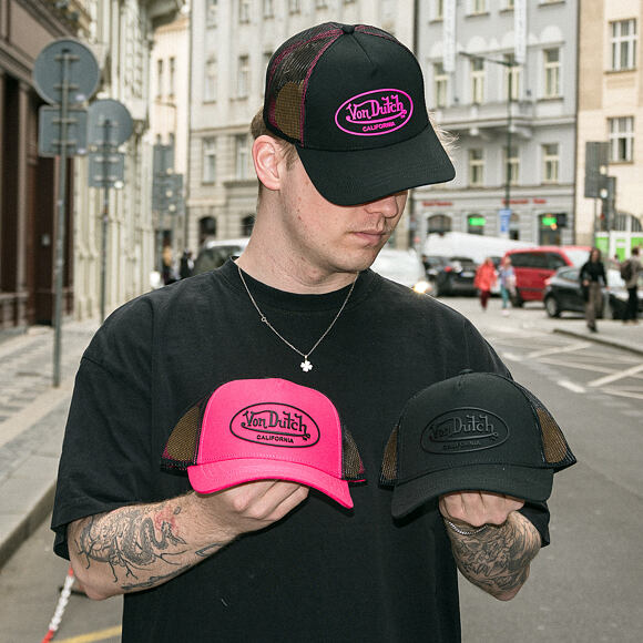 Kappe Von Dutch - Trucker - Rubber Logo Black/Electric Pink