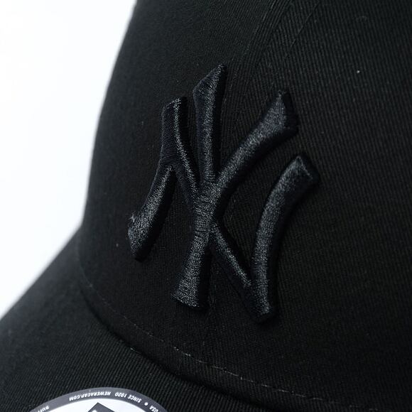 Kappe New Era - MLB Home Field 9FORTY TRUCKER - NY Yankees - Black
