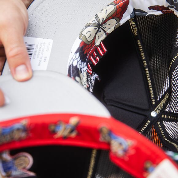 Kappe Mitchell & Ness - Chicago Bulls - Year Of The Snake Trucker - Black