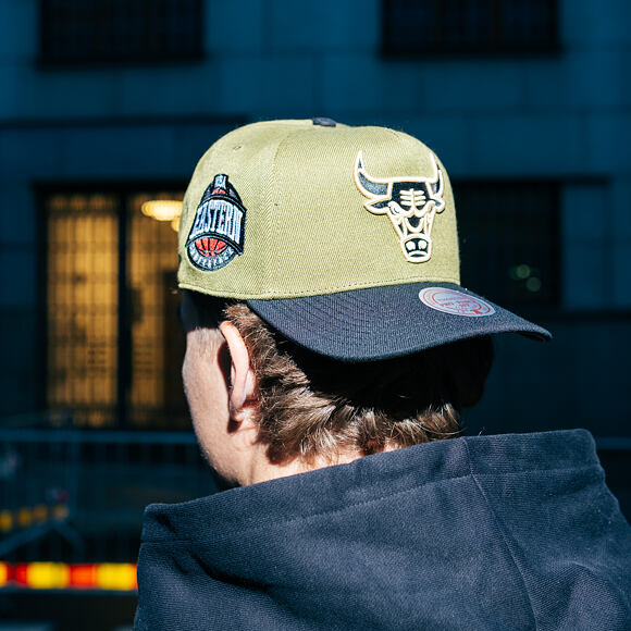 Kappe Mitchell & Ness - NBA Core Iv Pro  Bulls - Chicago Bulls - OLIVE-BLACK