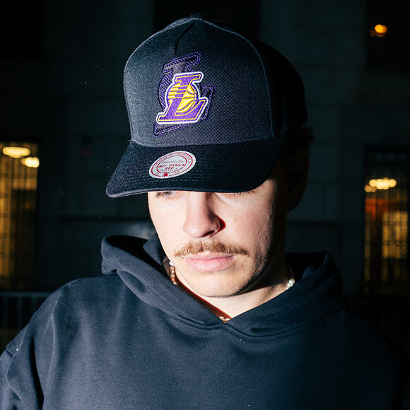 Kappe Mitchell & Ness - NBA Tilted Pro Snapback - Los Angeles Lakers - Black
