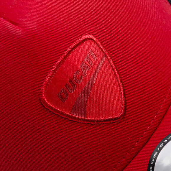 Kappe New Era - Ducati Motor Seasonal 9FORTY Trucker - Pinot Red