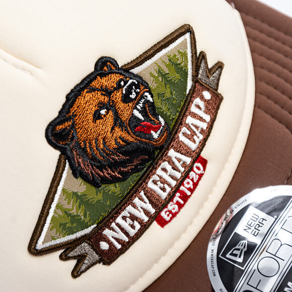 Kappe New Era - Branded Graphic 9FORTY M-CROWN Trucker - Cream