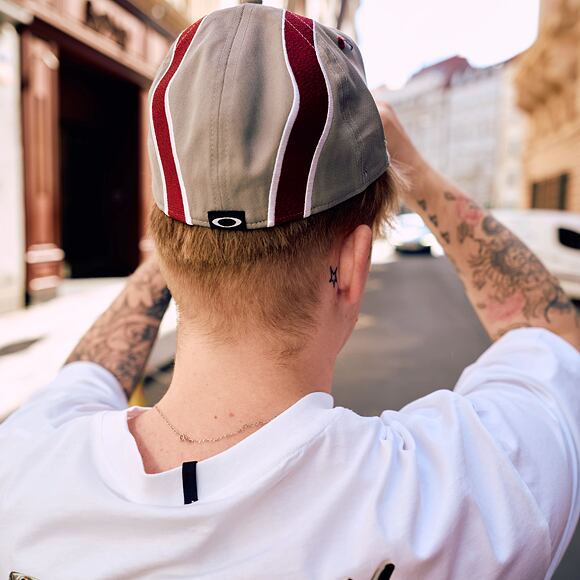 Kappe Oakley - Wave Cap - Cement/Black/Iron Red