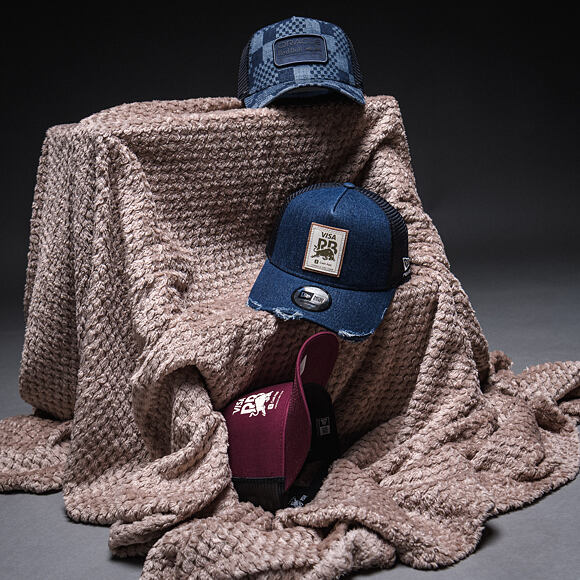Kappe New Era - F1 Seasonal 9FORTY A-Frame Trucker - Visa Cash App RB - Burgundy