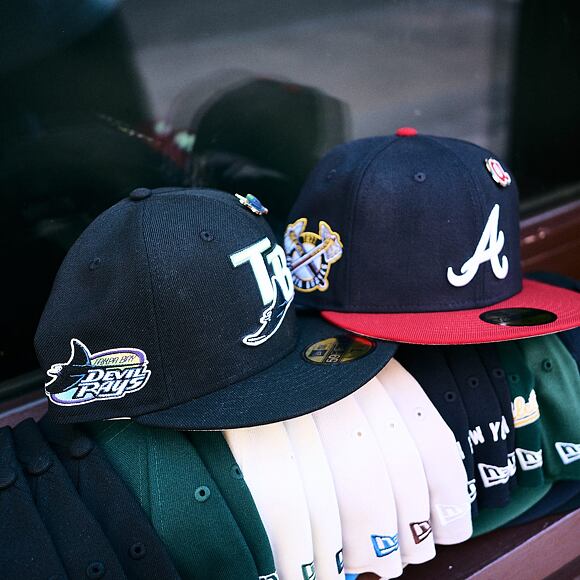 Kappe New Era - MLB IMAGE DROP Cooperstown Icon 59FIFTY - Atlanta Braves - Navy / Scarlet