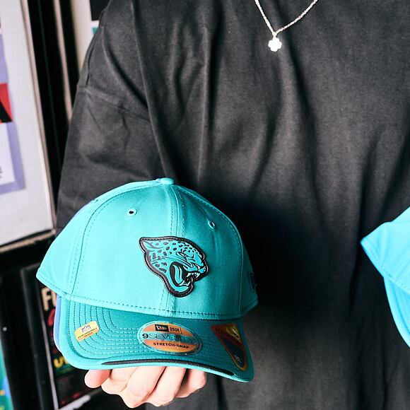 Kappe New Era - NFL 2026 Sideline 9SEVENTY Stretch-Snap - Jacksonville Jaguars - Team Color