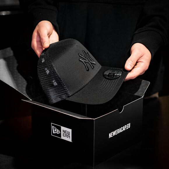 Kappe New Era - MLB Clean 9FORTY Trucker - NY Yankees - Black