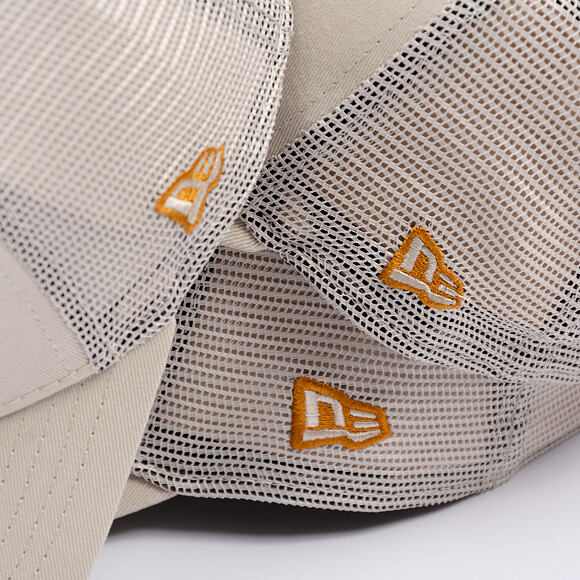 Kappe New Era - MLB Essential 9FORTY Trucker - NY Yankees - Stone