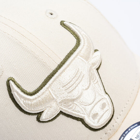 Kappe New Era - NBA Team Outline 9FORTY - Chicago Bulls - Cream