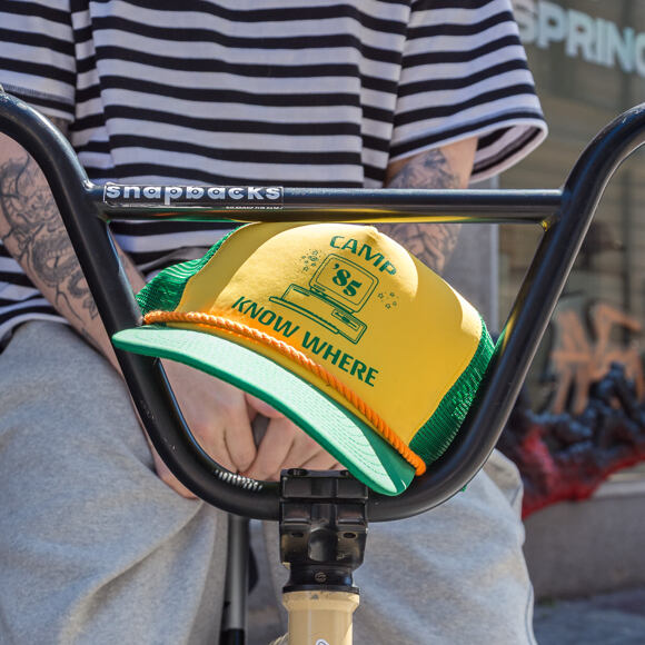 Kappe New Era - Camp Know Where 19TWENTY - Stranger Things - Green