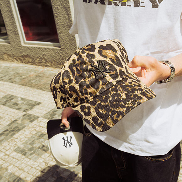 Damen Kappe New Era - MLB Summer Leopard 9TWENTY - NY Yankees - Brown / Camel