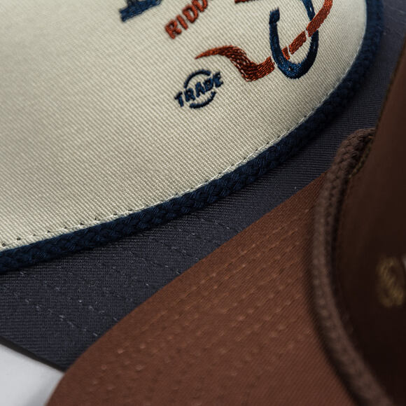 Kappe Brixton - Beekman C Np Mp Trucker Hat - Off White/Navy