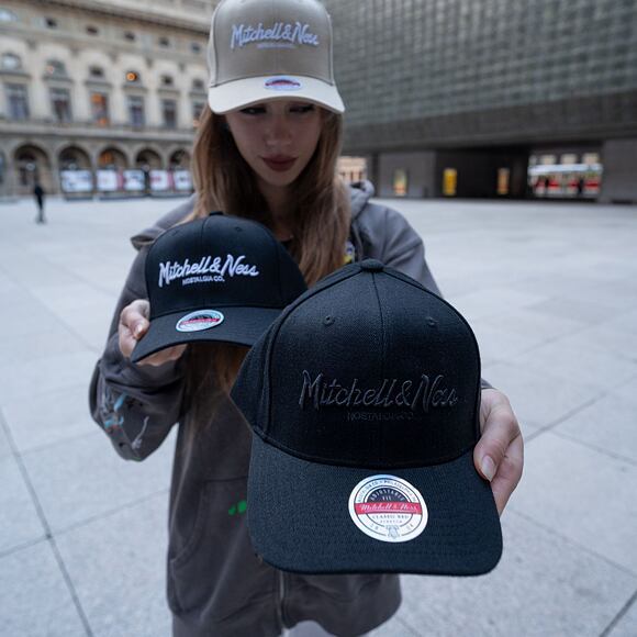 Kappe Mitchell & Ness Pinscript Logo Classic Red Branded Black