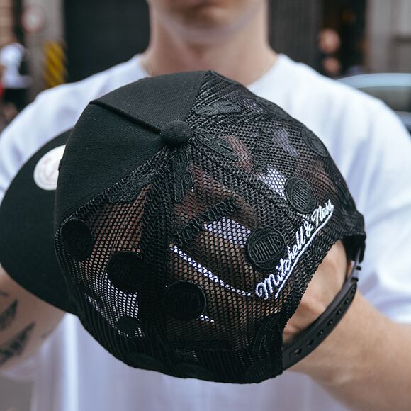 Kappe Mitchell & Ness - NBA Monogram Trucker New York Knicks Black