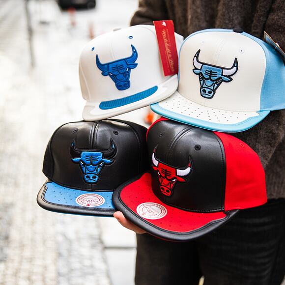 Kappe Mitchell & Ness - Day One Snapback - Chicago Bulls - Black-Royal