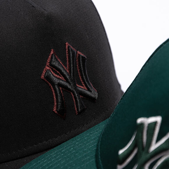 Kappe New Era - MLB Team Outline 9FORTY A-Frame - NY Yankees - Black / Burgundy