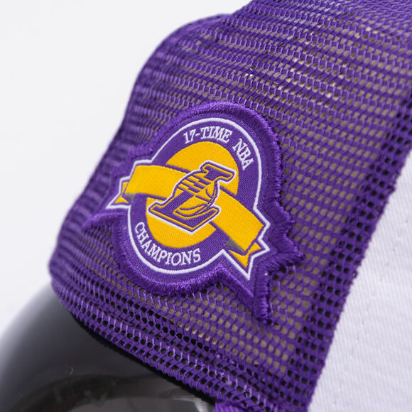 Kappe New Era - NBA Side Patch 9FORTY - A-Frame Trucker - LA Lakers - Purple
