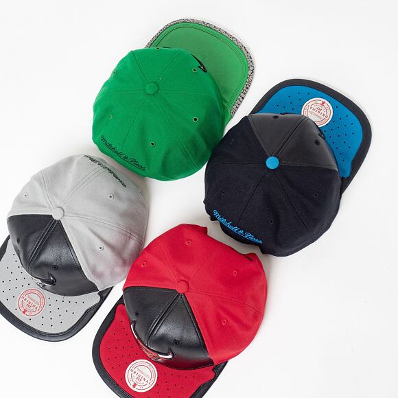 Kappe Mitchell & Ness - Day One Snapback - Chicago Bulls - Black-Grey