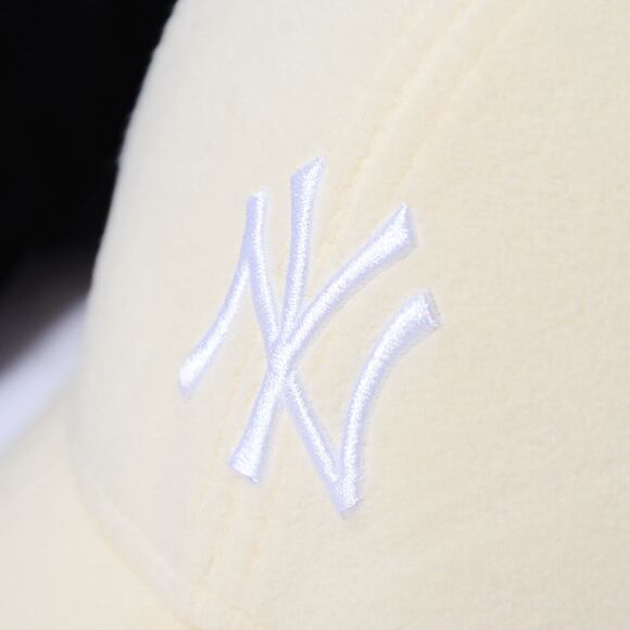 Damen Kappe New Era - 9FORTY Cosy - NY Yankees - Stone / White