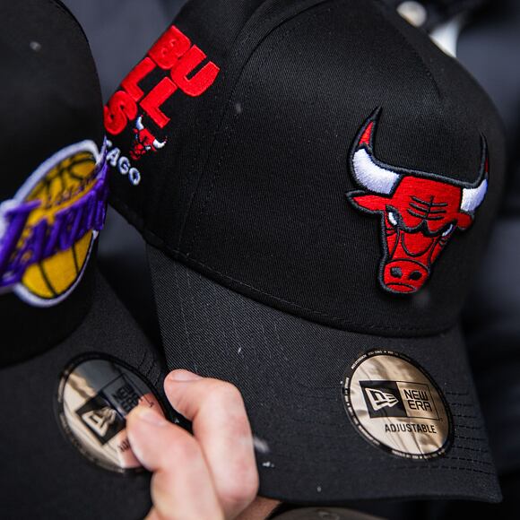 Kappe New Era - NBA Side Patch 9FORTY A-Frame - Chicago Bulls - Black