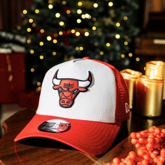 Kappe New Era - NBA Team Clear 9FORTY Trucker - Chicago Bulls - White / Red