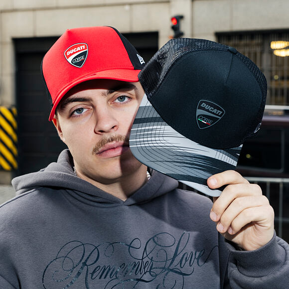 Kappe New Era - Ducati Motor Core 9FORTY Trucker - Scarlet