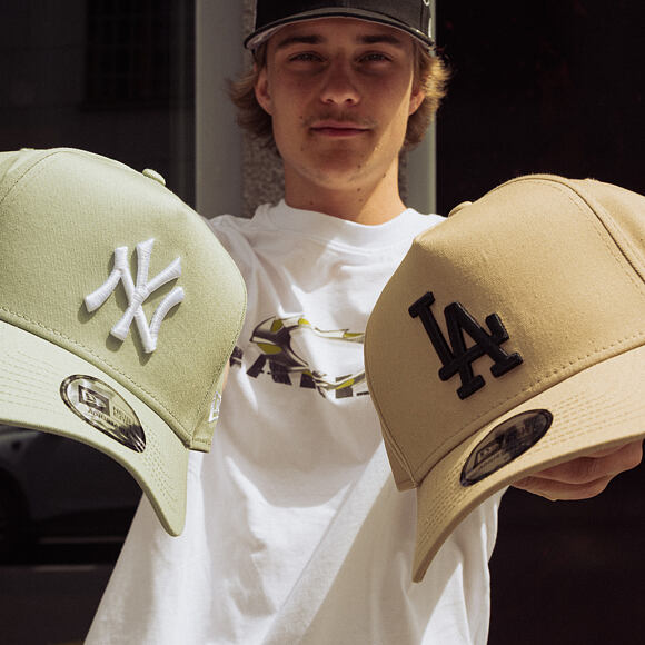 Kappe New Era - MLB Essential 9FORTY A-Frame - LA Dodgers - Camel / Black